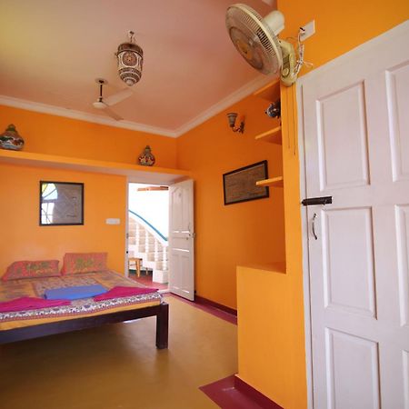 Holi-Wood Guesthouse Puduččéri Exteriér fotografie